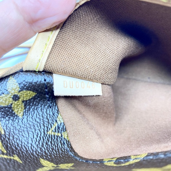 Louis Vuitton ‘Popincourt’ Long Shoulder Bag - Picture 14 of 14